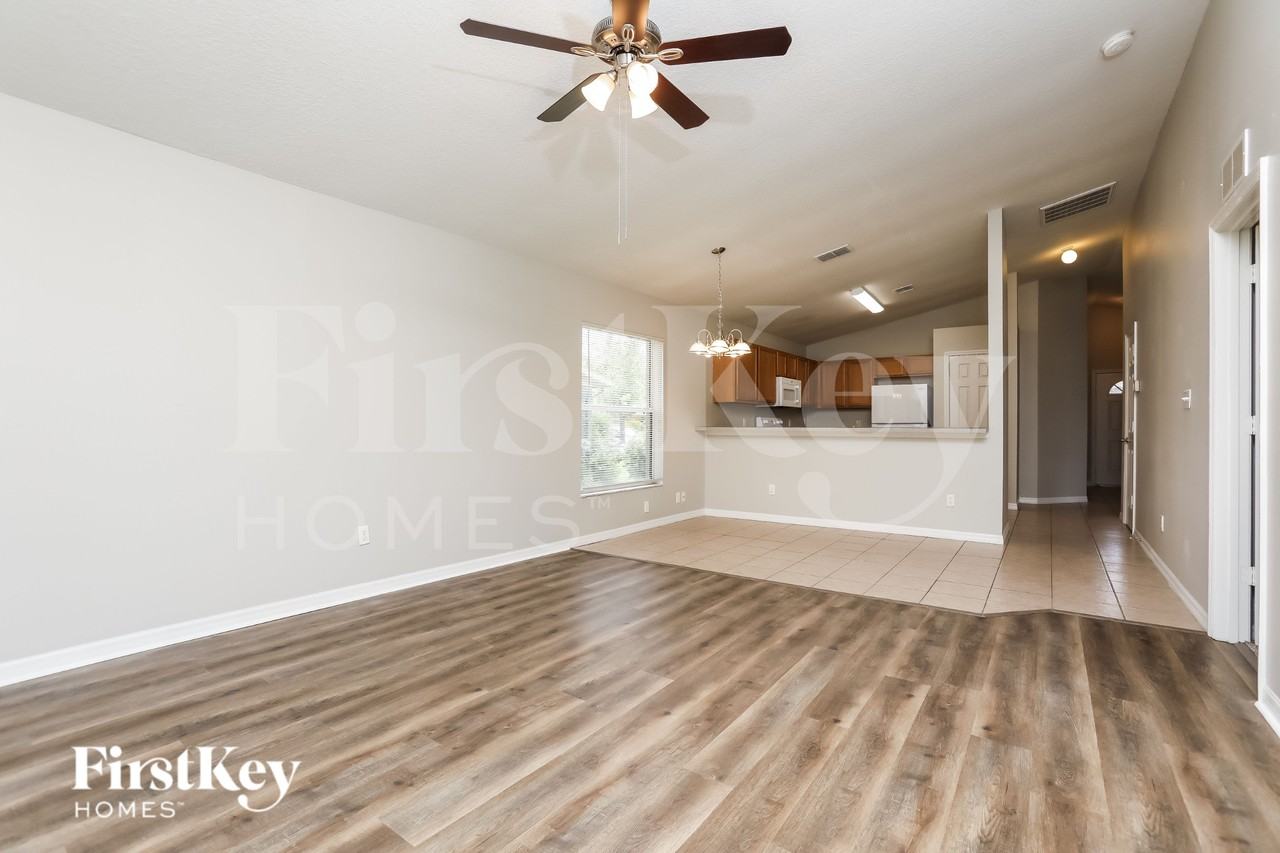 1683 Christopher St - Photo 2 of 16