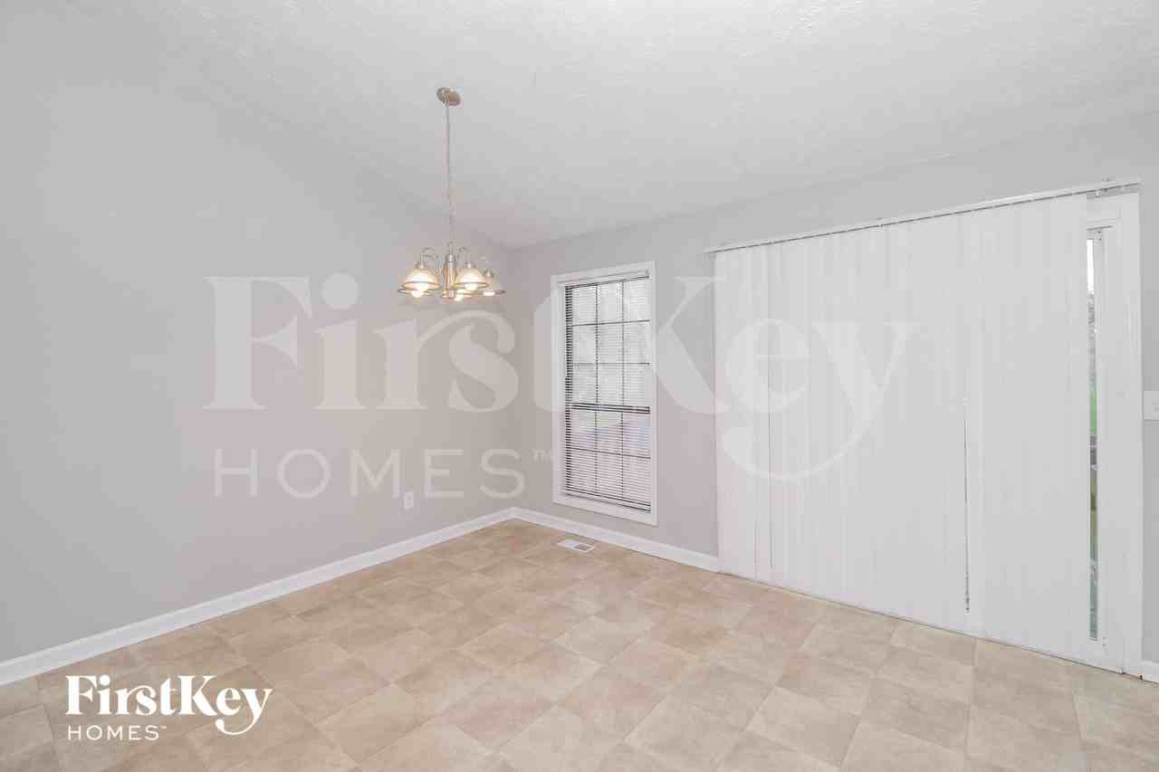 1648 Olde Oak Dr - Photo 5 of 16