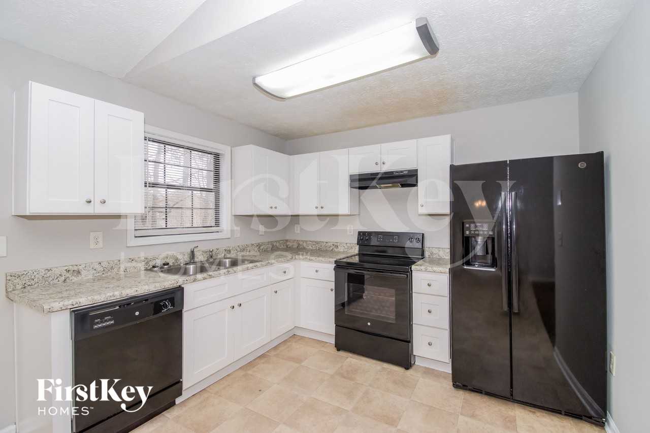 1648 Olde Oak Dr - Photo 6 of 16