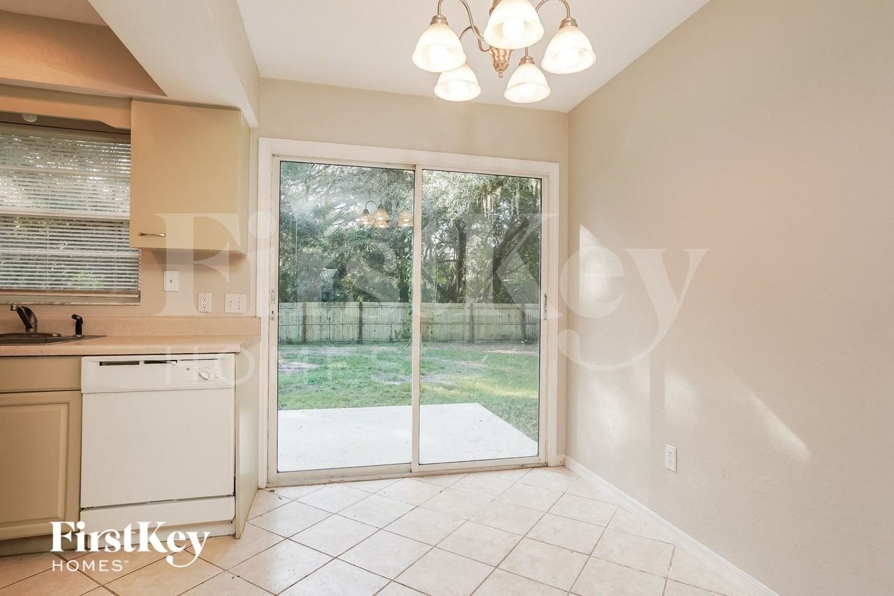 16243 Banyan Ave - Photo 6 of 15