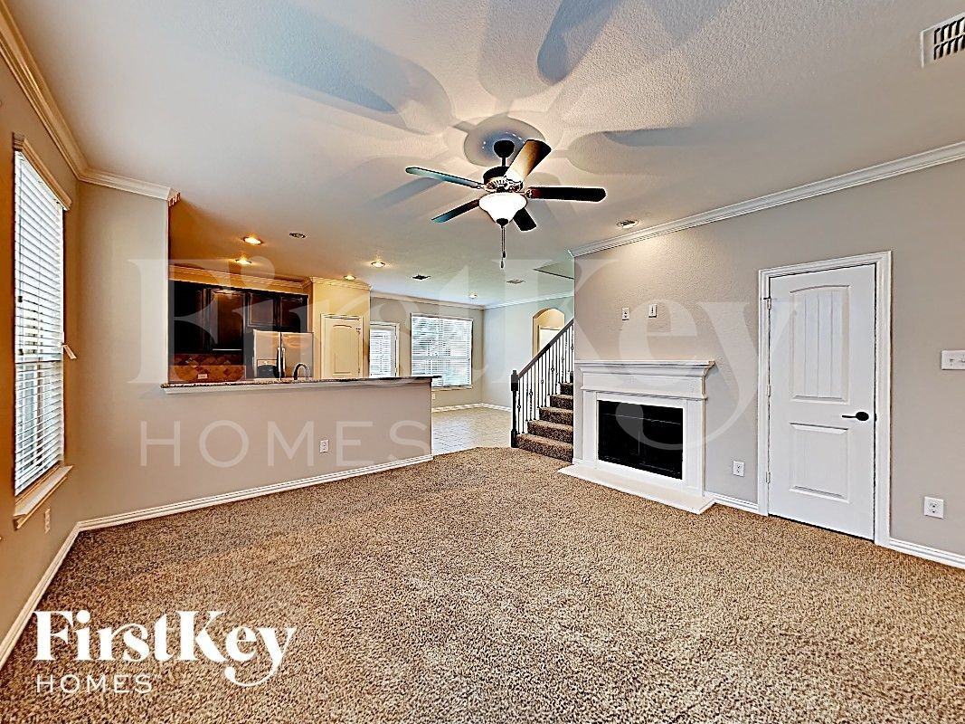 16045 Crosslake Ct - Photo 2 of 17