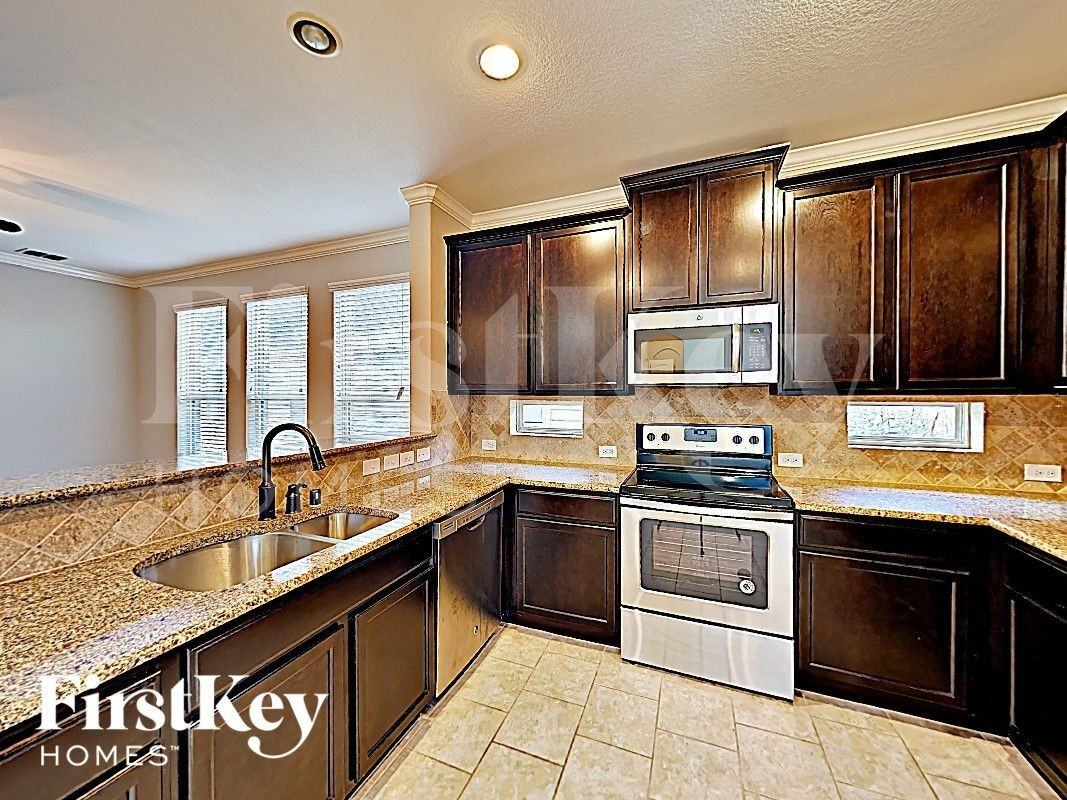 16045 Crosslake Ct - Photo 6 of 17