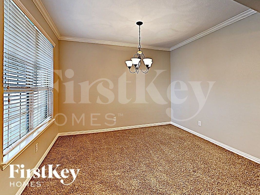 16045 Crosslake Ct - Photo 7 of 17