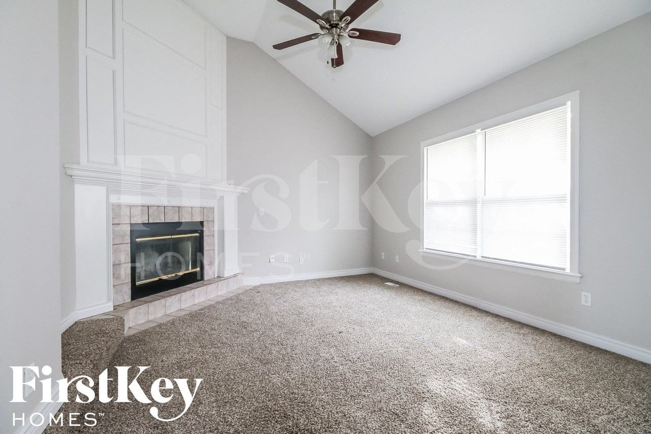 1603 S Concord Ct - Photo 3 of 15