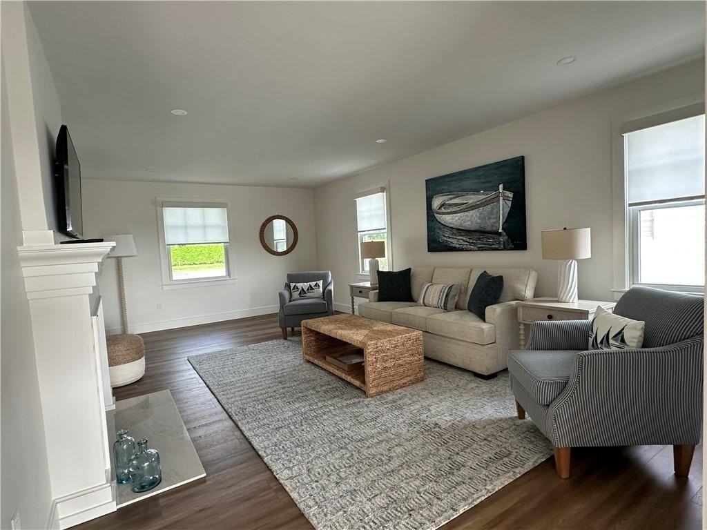 443 Wolcott Ave Unit 1 - Photo 7 of 16