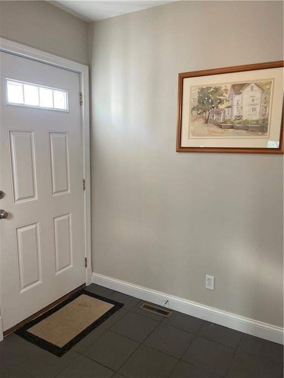 31 Garfield Ave Unit 2 - Photo 2 of 21