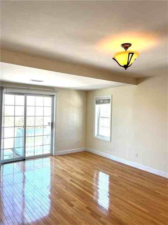 31 Garfield Ave Unit 2 - Photo 5 of 21