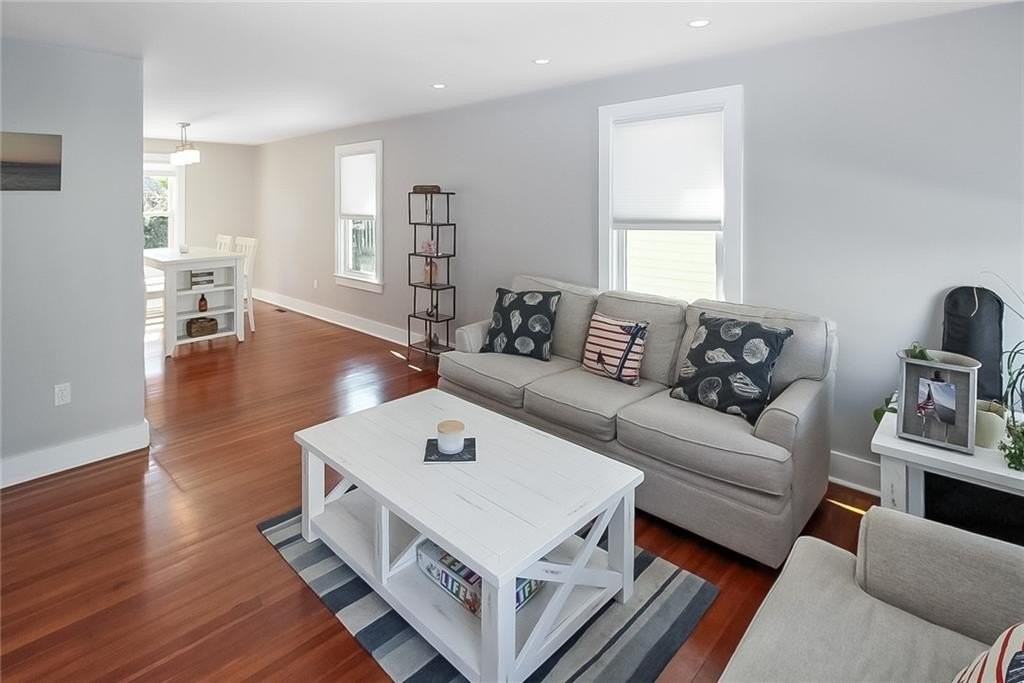 1 Conrad Ct - Photo 4 of 20