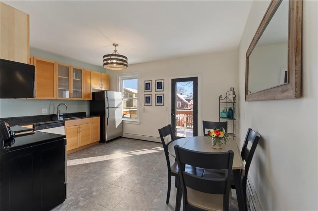 15 Narragansett Ave Apt 2 - Photo 3 of 19