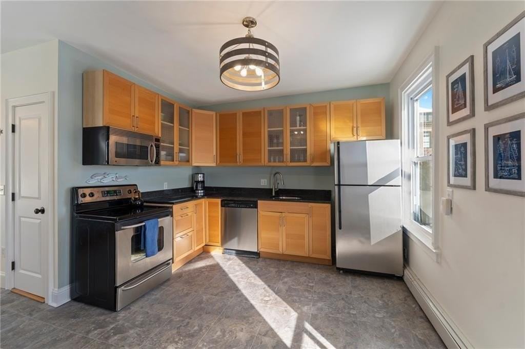 15 Narragansett Ave Apt 2 - Photo 4 of 19