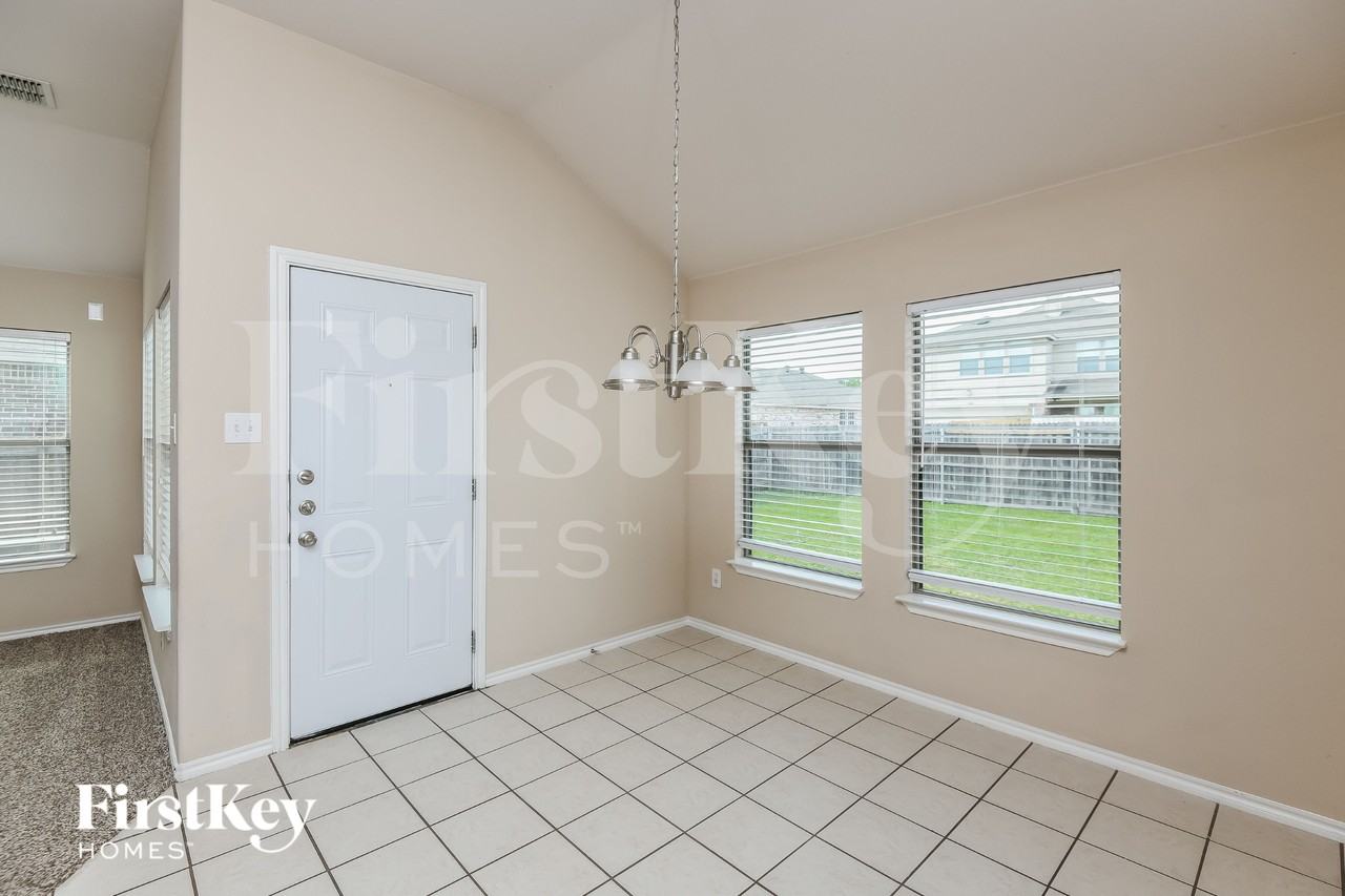 1517 Brandon Dr - Photo 6 of 16