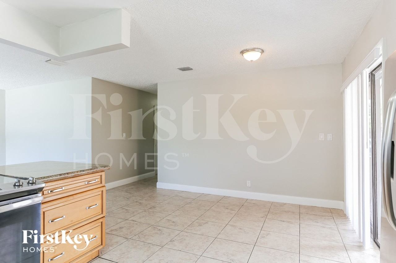 1400 Nwst - Photo 6 of 15