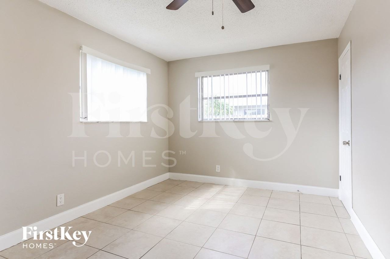 1400 Nwst - Photo 7 of 15