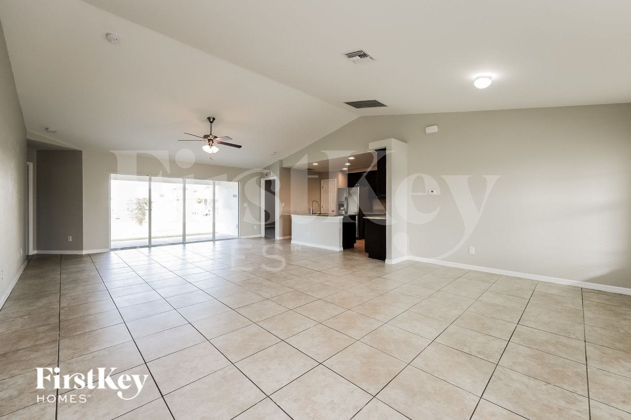 1305 Nw 11th Ter - Photo 3 of 16