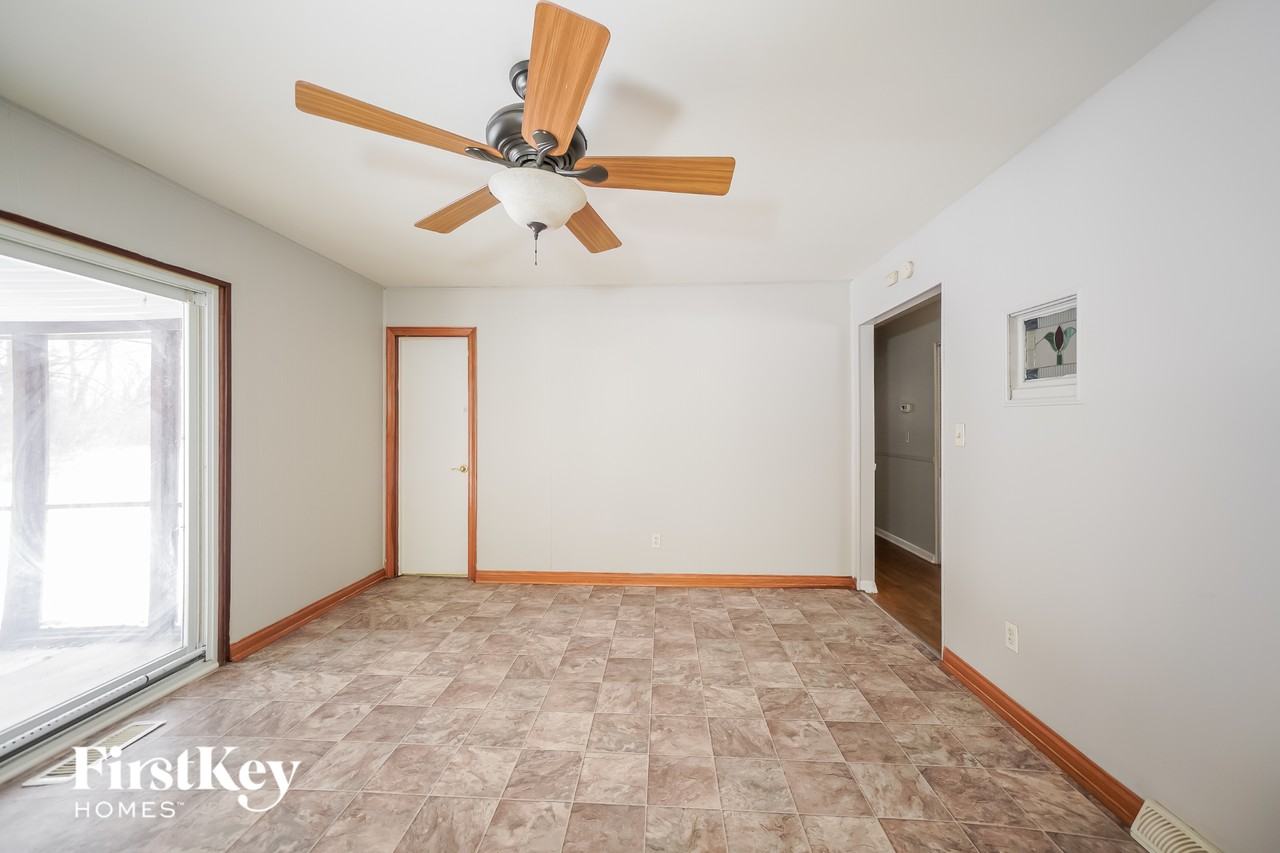 130 Buisdale Dr - Photo 7 of 15