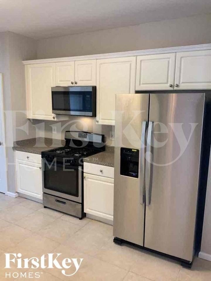 1253 Waymar Ct Sw - Photo 6 of 28