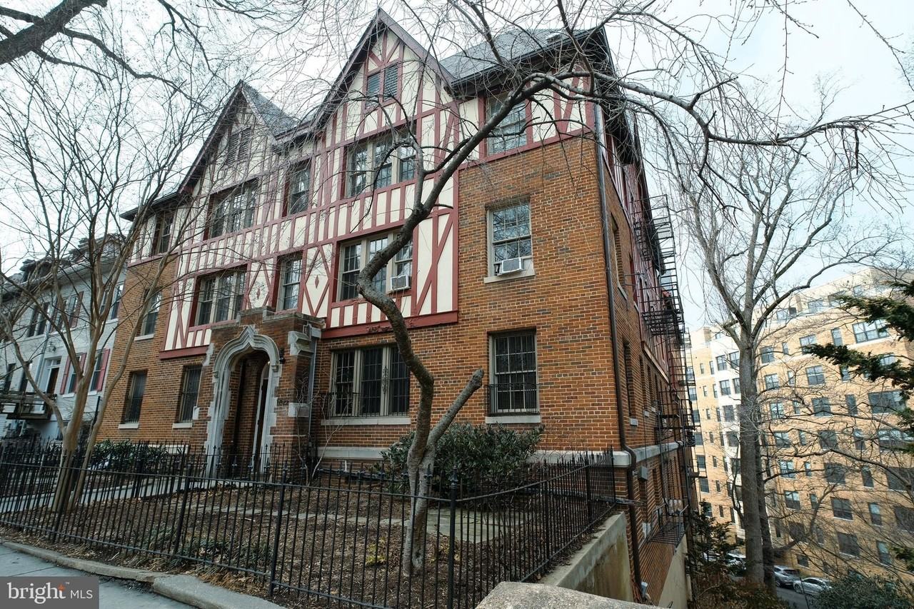 1705 Lanier Pl Nw Apt 205 - Photo 3 of 27