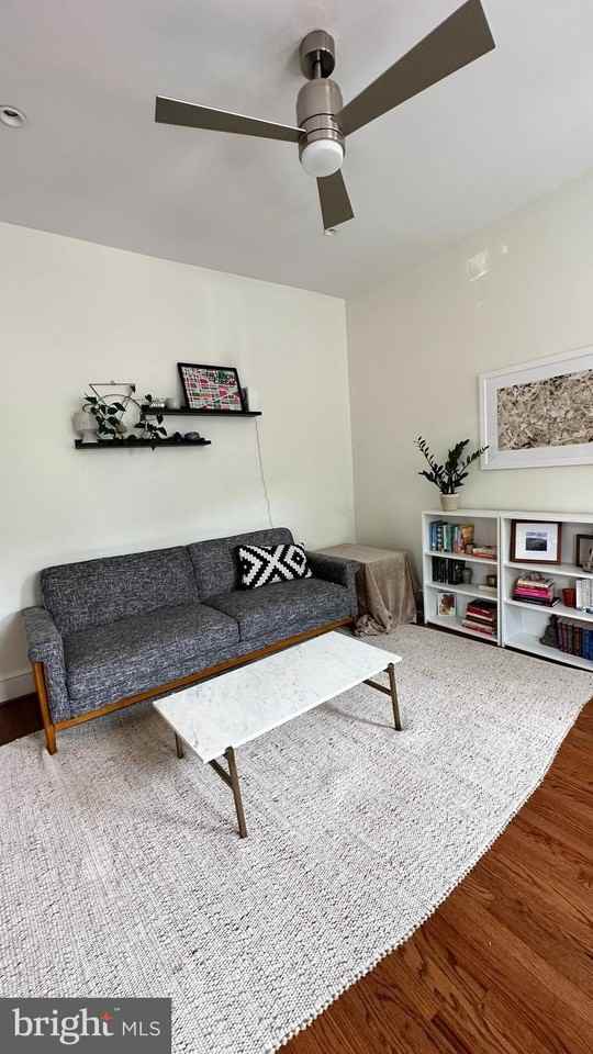 217 Morgan St Nw Unit B - Photo 4 of 19