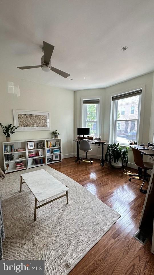 217 Morgan St Nw Unit B - Photo 5 of 19