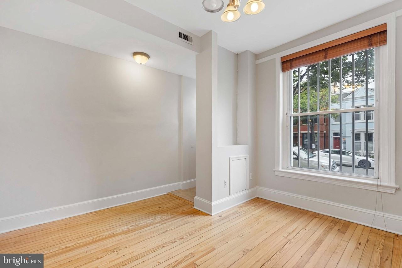 1221 D St Ne - Photo 3 of 19