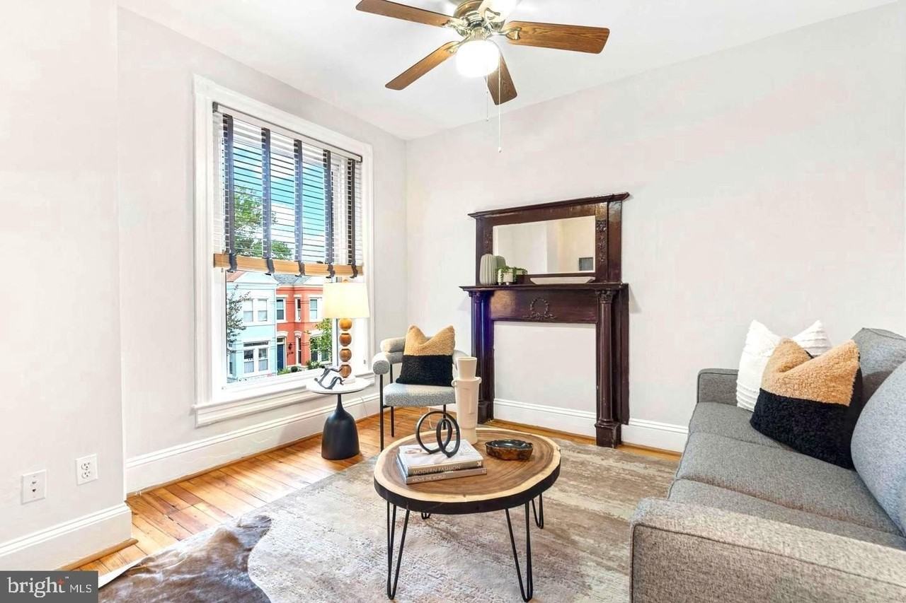 1221 D St Ne - Photo 5 of 19