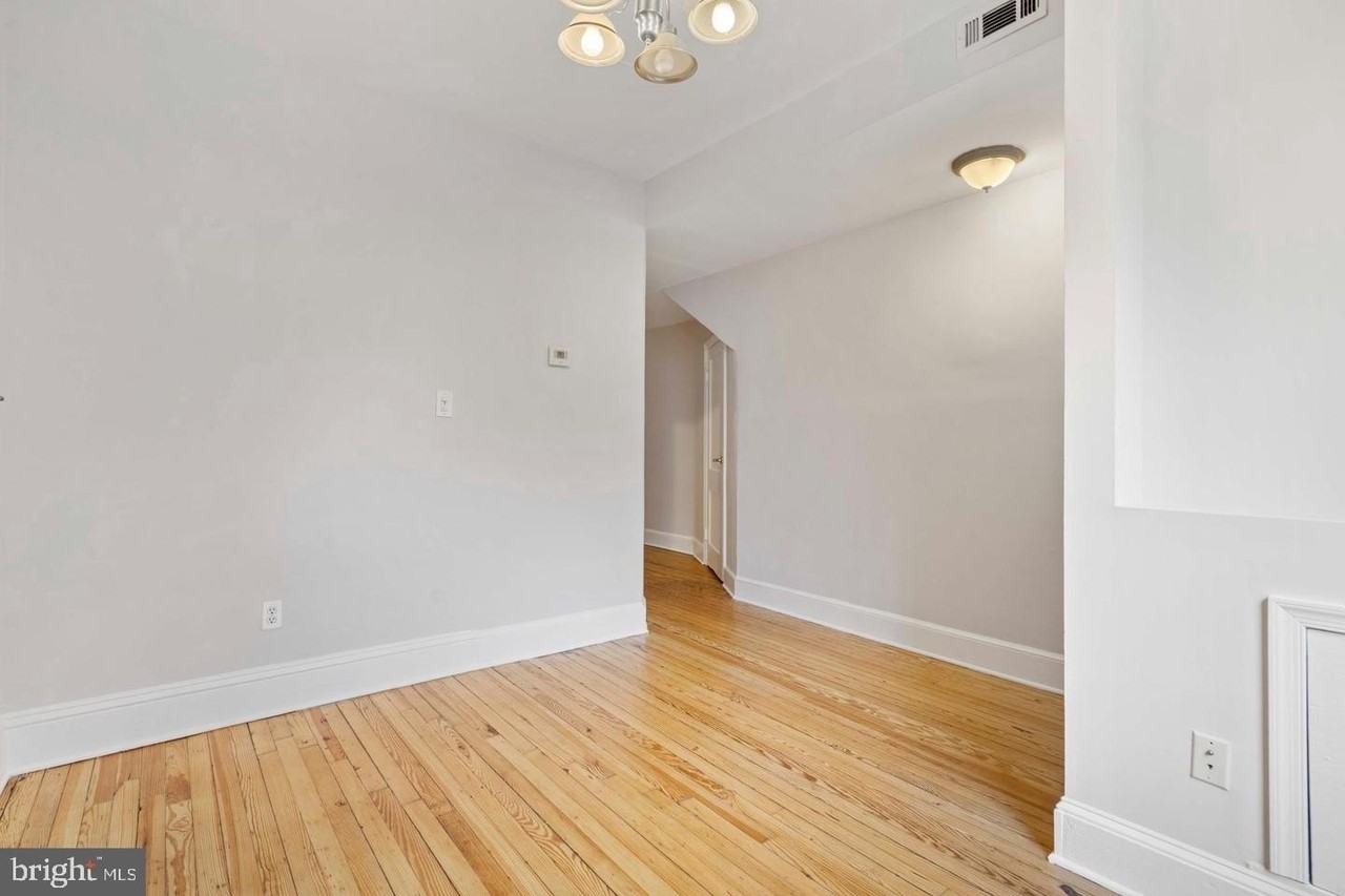 1221 D St Ne - Photo 6 of 19