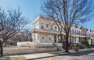 1319 C St Ne Unit B - Photo 1 of 1