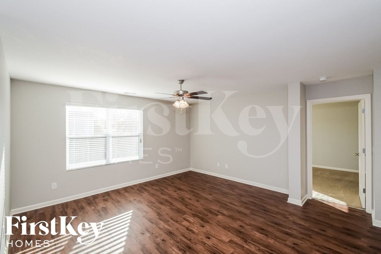 11446 Walden Trce - Photo 2 of 14