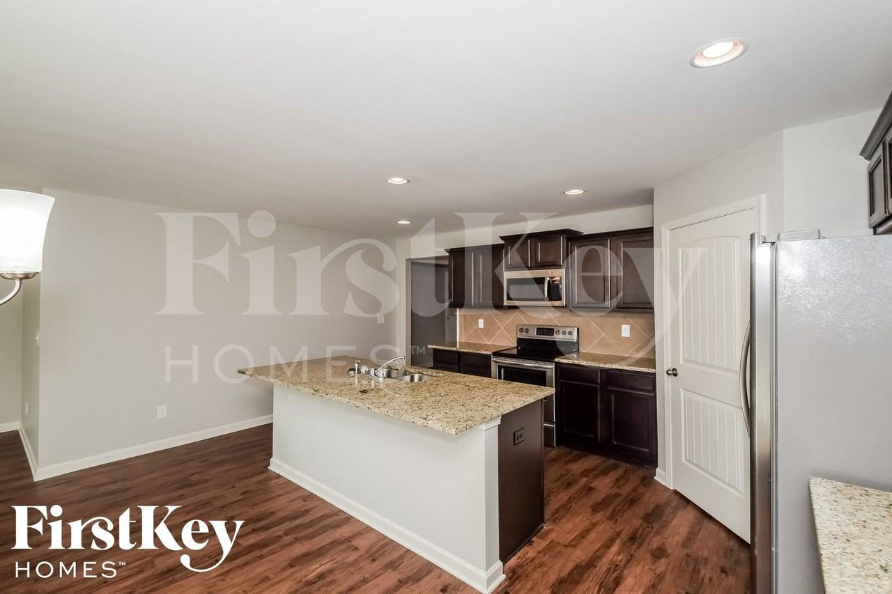 11446 Walden Trce - Photo 3 of 14