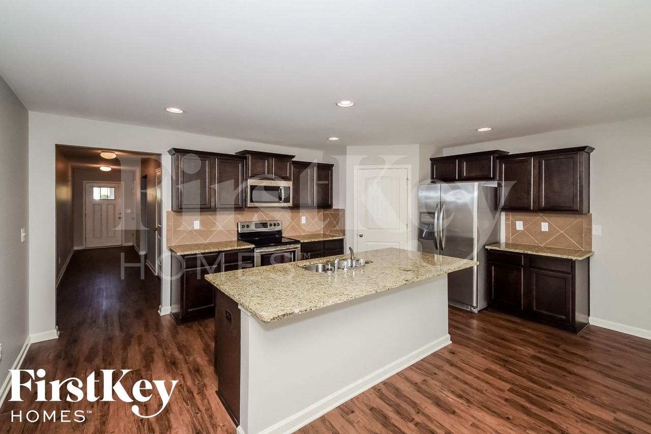 11446 Walden Trce - Photo 4 of 14