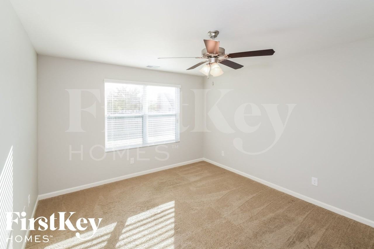 11446 Walden Trce - Photo 5 of 14