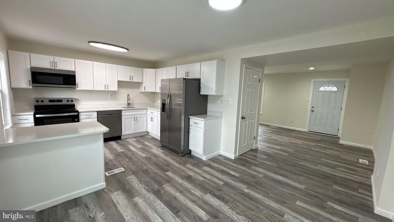 830 Oyster Bay Harbour - Photo 5 of 22