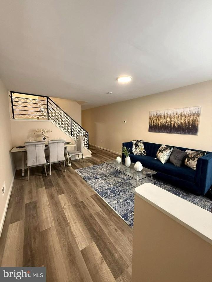 1028 E North Ave - Photo 3 of 21