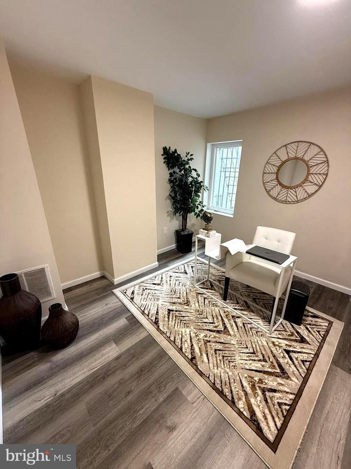 1028 E North Ave - Photo 4 of 21