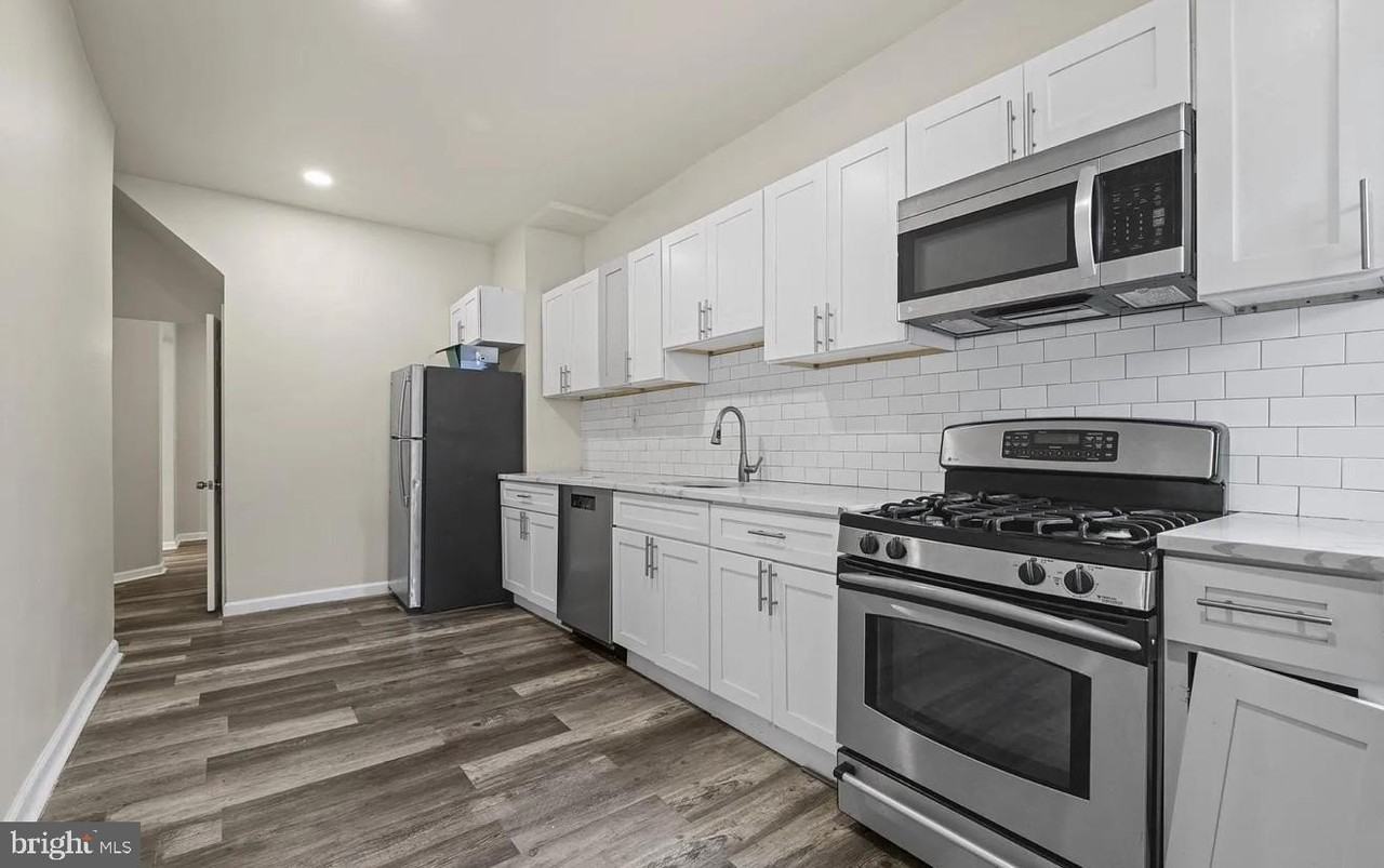3030 Windsor Ave - Photo 3 of 13