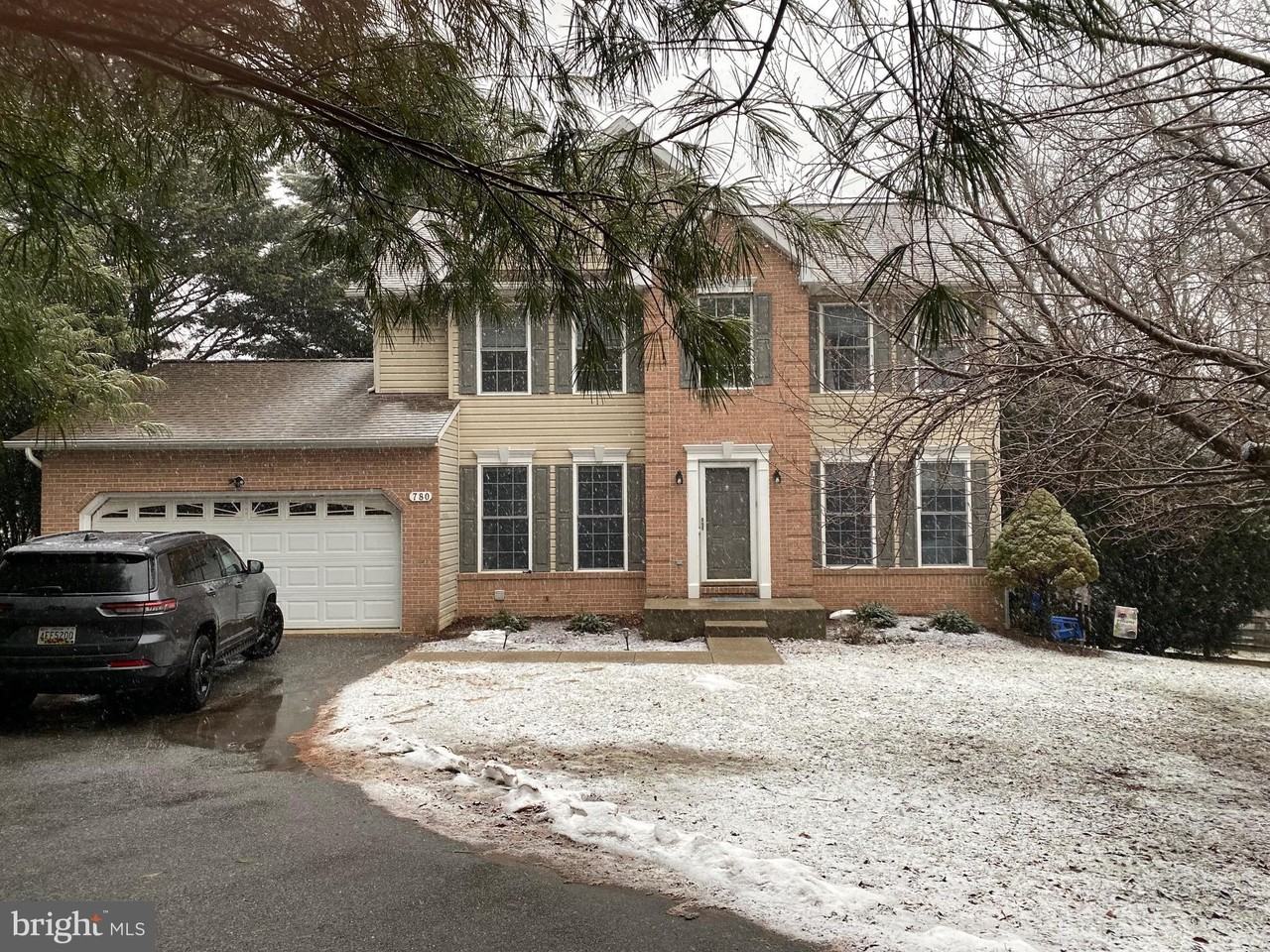 780 Link Dr - Photo 3 of 47