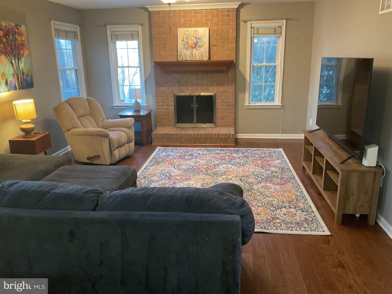 780 Link Dr - Photo 5 of 47