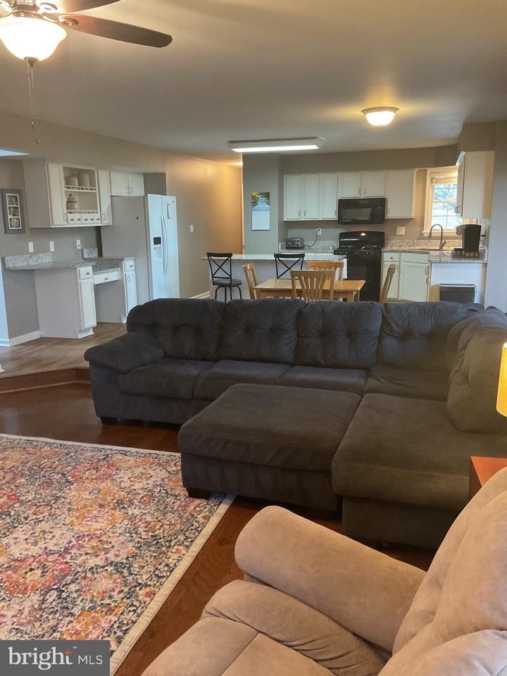 780 Link Dr - Photo 6 of 47