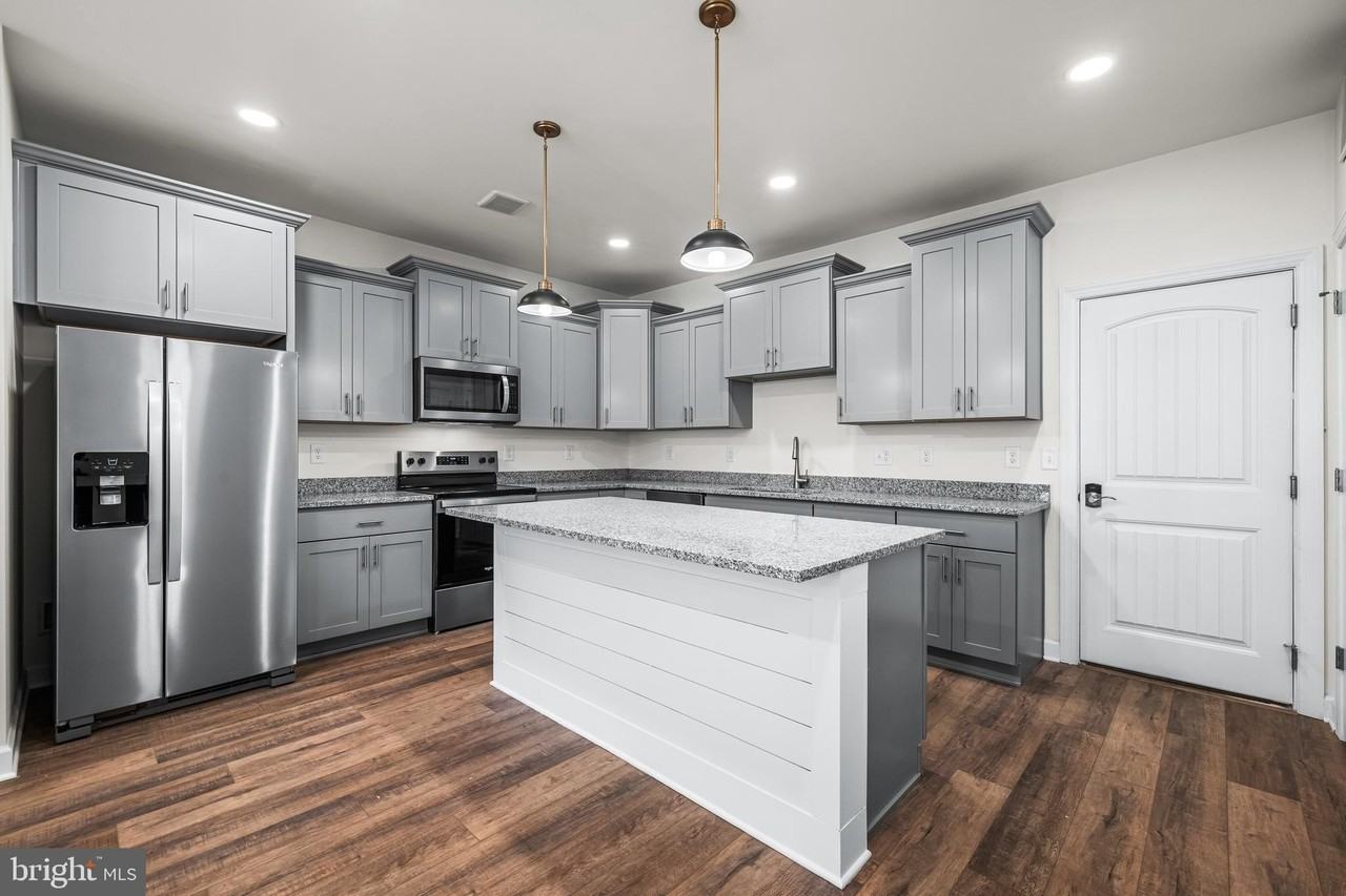 900 Gilbert Rd Unit 3616b - Photo 6 of 22