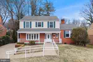 featured image of 711 Lamberton Dr