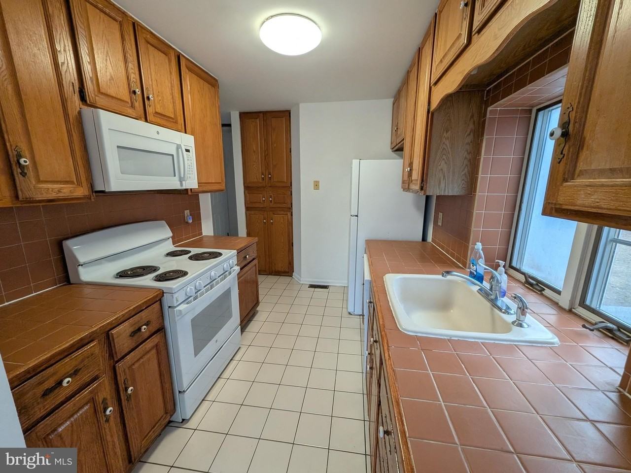 2626 Cecil Dr - Photo 4 of 10