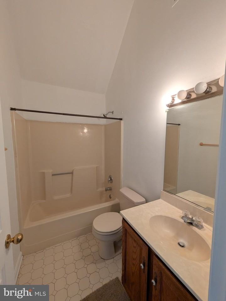 2626 Cecil Dr - Photo 6 of 10