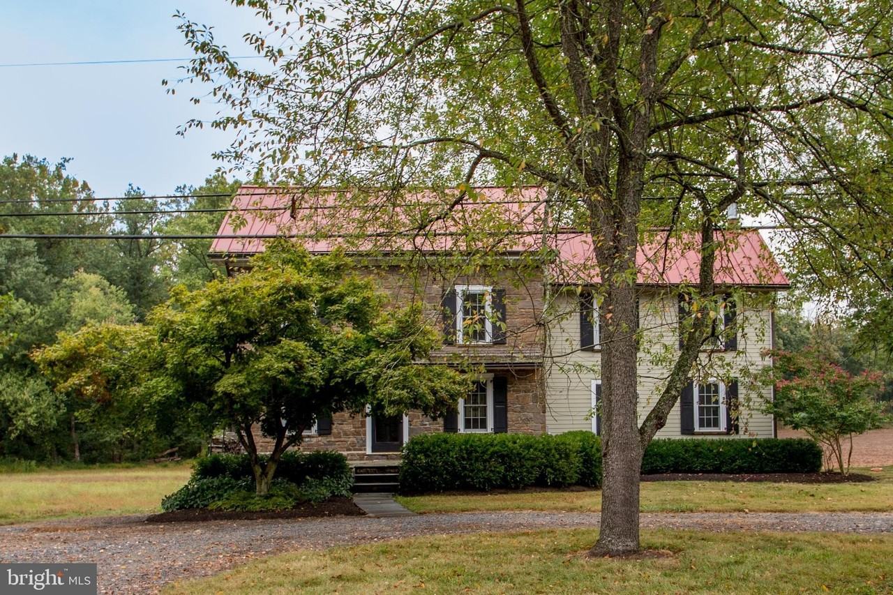 2170 Daniel Bray Hwy - Photo 2 of 41