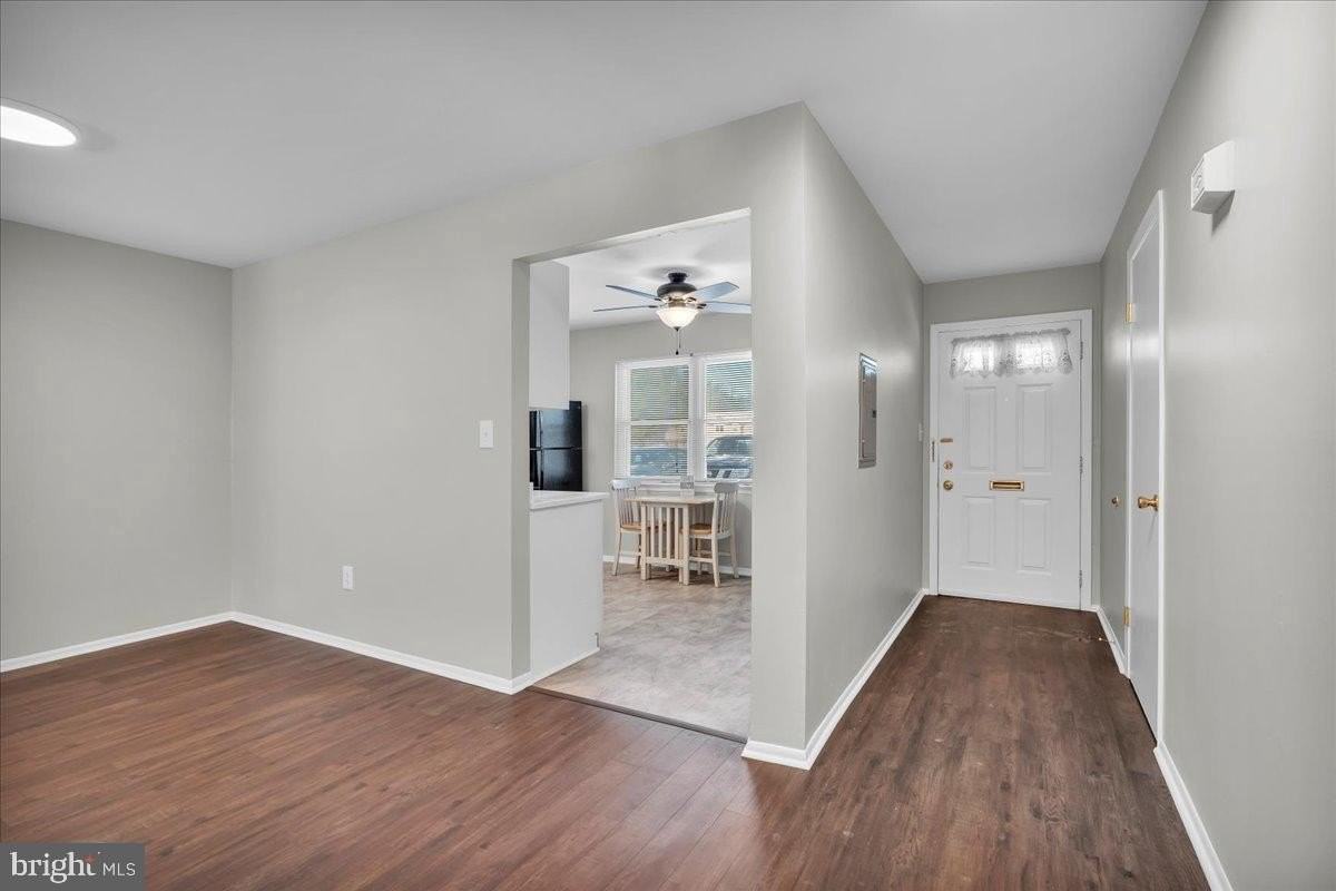 915 SILVER Court - Photo 2 of 24