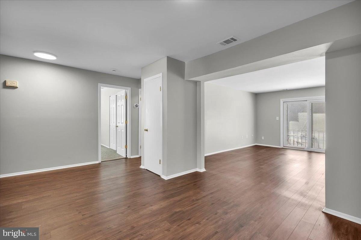 915 SILVER Court - Photo 3 of 24