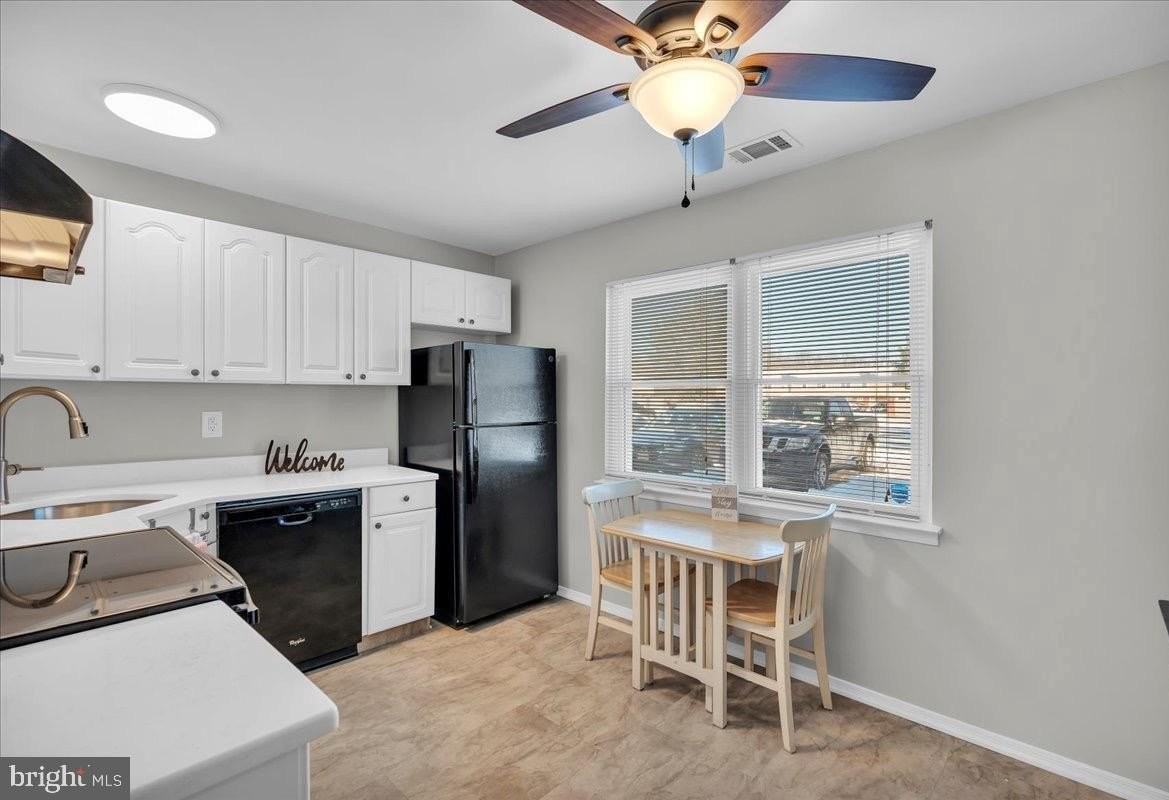 915 SILVER Court - Photo 5 of 24