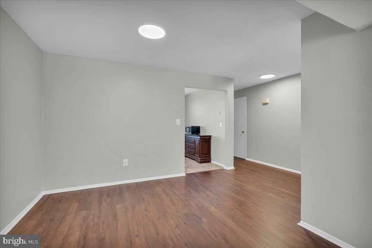 915 SILVER Court - Photo 7 of 24