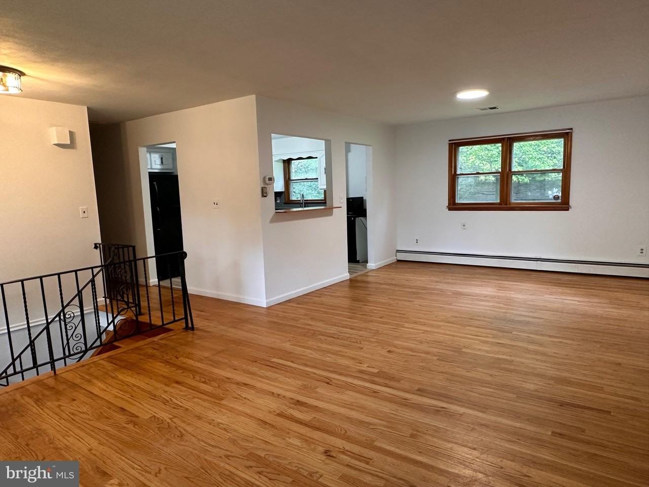 60 Broad Ave - Photo 5 of 19