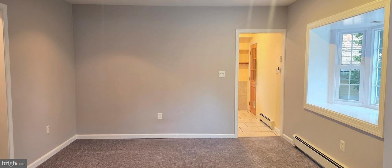 1666 Brown Ave - Photo 4 of 10