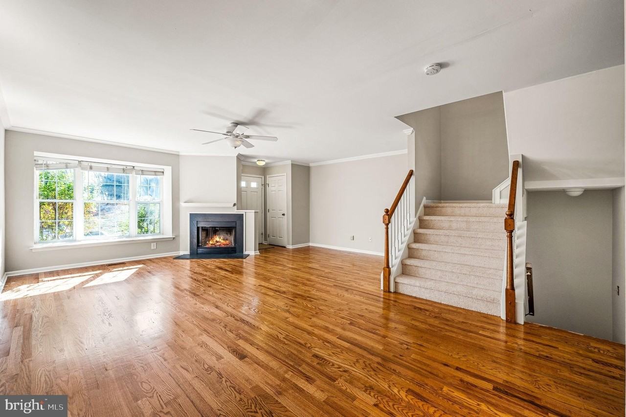 2408 Mallard Ln - Photo 3 of 24